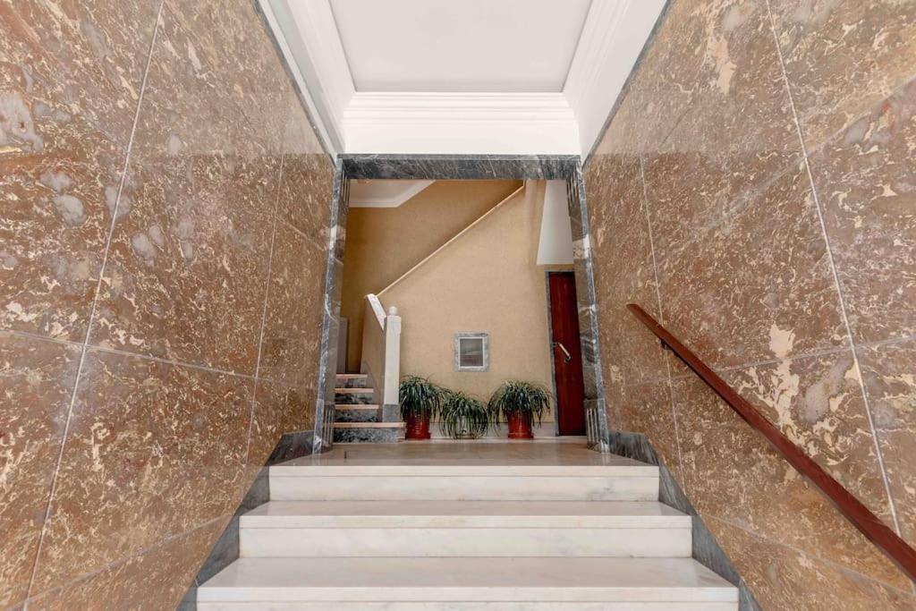 Lovely 3-Bedroom Condo W/ Free Parking On Premises Queluz Esterno foto