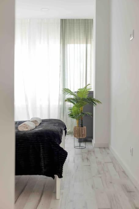 Lovely 3-Bedroom Condo W/ Free Parking On Premises Queluz Esterno foto